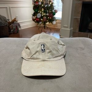 Mitchell & Ness NBA hat cream tan adjustable